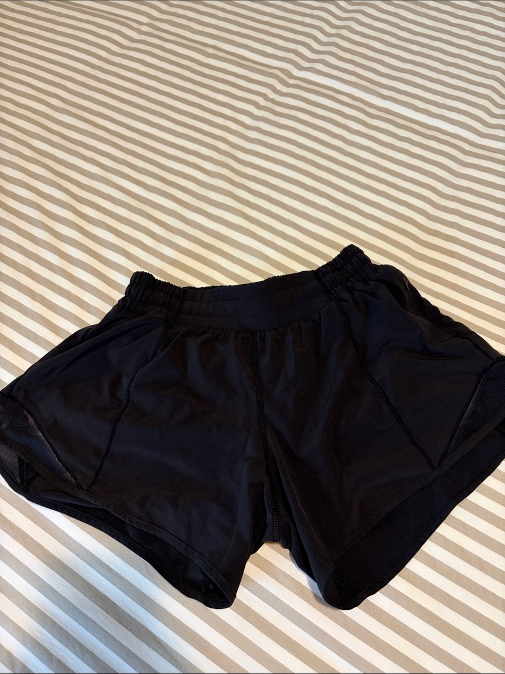 lululemon athletica Black Women's hotty hot shorts 4”